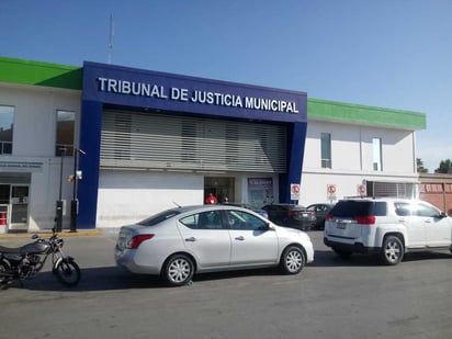 El Tribunal de Justicia Municipal tomó conocimiento del accidente entre una patrulla de la DSPM y un motociclista. (EL SIGLO DE TORREÓN)