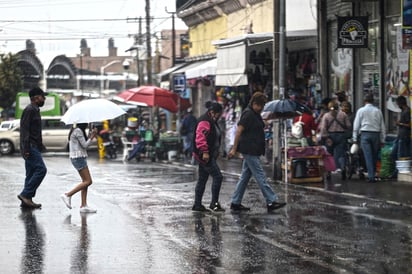 Se mantiene vigente para hoy la probabilidad de chubascos puntuales en la sierra y lluvias dispersas de diversa intensidad en valles centrales, del oriente y del sureste, lo que puede incluir a la ciudad de Durango. (EL SIGLO DE TORREÓN) 