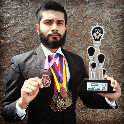 El estudiante lagunero ha obtenido medallas de oro, bronce y platino en diversos concursos asociados con la ciencia y tecnología. (CORTESÍA)