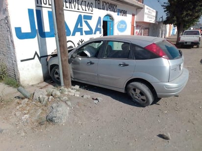  Se indicó que el Ford Focus, color gris, de procedencia extranjera, circulaba con dirección de oriente a poniente, de Lerdo a Torreón, por el carril derecho.
 (EL SIGLO DE TORREÓN)