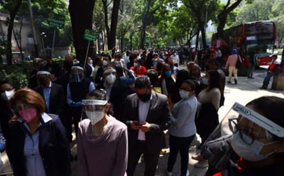 En vano resultó que la policía cerrará la lateral de Paseo de la Reforma y Havre, punto de reunión para la evacuación, si realmente fue poca la gente que participó en el simulacro de sismo.
(ESPECIAL)