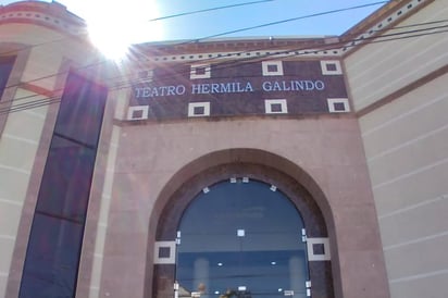 La capacitación se llevó a cabo en el Teatro Hermila Galindo. (ARCHIVO)