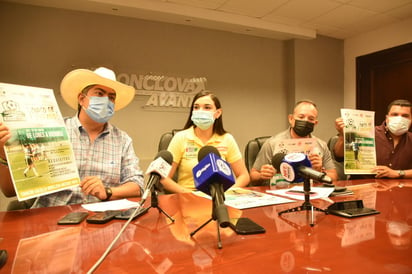 En conferencia de prensa, el alcalde Jesús Alfredo Paredes López; la titular de Pronnif, Leticia Sánchez; y el responsable del Inedec, Javier Esparza, hicieron el anuncio de la convocatoria.