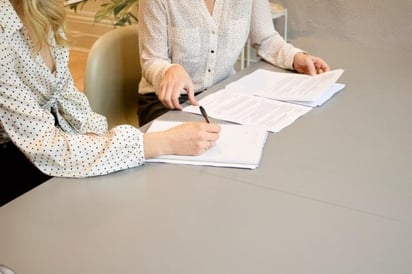 Quizás por desconocimiento, la Secretaría del Trabajo en Coahuila no tiene registro de quejas por violencia por perspectiva de género al interior de las empresas por parte de mujeres, a pesar de contar con una línea gratuita. (ARCHIVO) 
