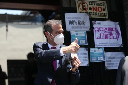 El presidente del Instituto Nacional Electoral (INE) de México, Lorenzo Córdova, calificó este jueves de 'increíble' que, a menos de tres semanas de las elecciones intermedias del 6 de junio, el presidente Andrés Manuel López Obrador esté hablando de una potencial reforma electoral. (ARCHIVO)