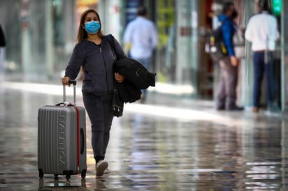 Dado el avance en la aplicación de las vacunas a la población en todo el país, así como que se permanecen en semáforo en verde en gran parte del territorio mexicano, se ha incrementado el porcentaje de pasajeros que pueden viajar en avión comercial, de Piedras Negras a la Ciudad de México y viceversa. (ARCHIVO)