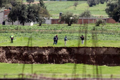 El mandatario denunció que el personal de Conagua solo realizó una inspección ocular, por lo cual desestimó el dictamen emitido ayer domingo. (ARCHIVO)