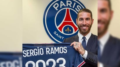 Obsesionado con ganar la Liga de Campeones, París Saint Germain contrató el jueves a alguien que algo sabe de eso: el excapitán del Real Madrid Sergio Ramos. (ESPECIAL)
