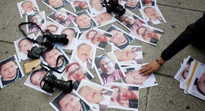 La serie documental 'Fotoperiodistas' busca 'arrojar luz entorno a las diferentes aristas temáticas en el fotoperiodismo', dijo a Efe su creador, Armando Meneses, quien lleva años trabajando en este proyecto que publica este sábado su quinto capítulo. (ESPECIAL) 