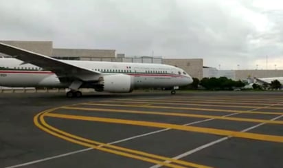 Cargado con diversos instrumentos deportivos que utilizarán los atletas mexicanos en las diversas competencias olímpicas, la tarde de este martes despegó el avión presidencial TP01 'José María Morelos y Pavón' del Aeropuerto Internacional de la Ciudad de México, con rumbo a la capital japonesa.
(ARCHIVO) 