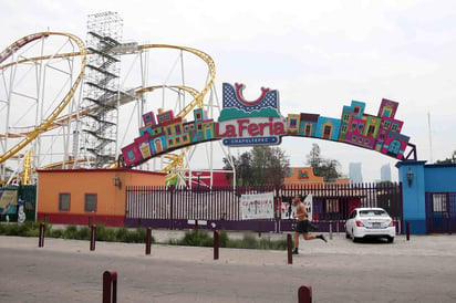  La jefa de Gobierno de la Ciudad de México, Claudia Sheinbaum, y la empresa Mota-Engil México, encabezaron el inicio de la construcción de Aztlán, el nuevo parque urbano que reemplazará a la Feria de Chapultepec y que tendrá una inversión de 3 mil 639 millones de pesos. (ARCHIVO)