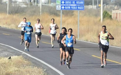 El costo de la inscripción es de 200 pesos que incluye playera conmemorativa, transporte en autobús y kit de hidratación, poniendo a disposición de los corredores los módulos de venta ubicado en el bosque Venustiano Carranza con el “Yayo” en la ciudad de Torreón, y uno más en las instalaciones de la unidad deportiva de Ciudad Lerdo.
(ARCHIVO)