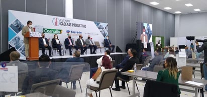 En el Centro de Convenciones de Torreón se instalaron mesas para generar estos acercamientos. También hubo citas virtuales. El titular de la Canacintra indicó que el 83 por ciento de las empresas en La Laguna son micro, pequeñas y medianas (Mipymes).
(JESÚS GALINDO)