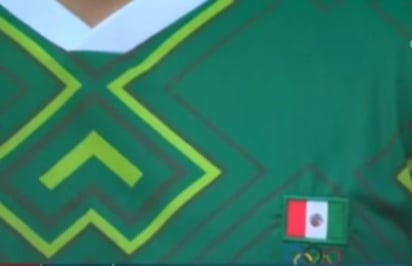 Mario García De la Torre, jefe de misión de la delegación mexicana que participa en los Juegos Olímpicos de Tokio 2020, aclaró el error en el uniforme de Erick Aguirre, donde la bandera de México estaba al revés. (ESPECIAL)