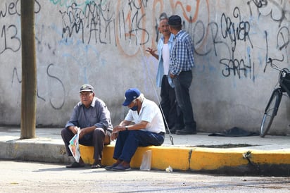 Los casos COVID continúan a la alza en el estado de Coahuila. Este jueves se registraron 211 nuevos casos y tres defunciones. (ARCHIVO)