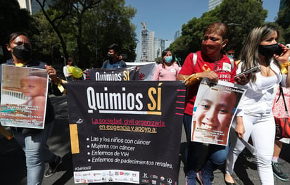  'No somos golpistas, exigimos salud para nuestros niños'. (ARCHIVO)