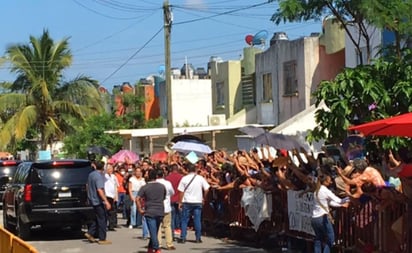 Pese a la pandemia y la veda electoral por la consulta popular del próximo domingo 1 de agosto, el presidente, Andrés Manuel López Obrador, llevó a cabo un acto 'cerrado', que en realidad fue público para informar sobre acciones de mejoramiento urbano en esta ciudad. (EL UNIVERSAL) 
