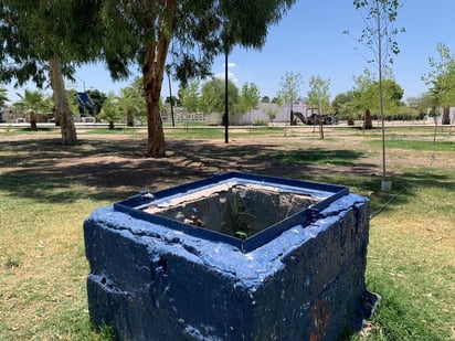 Autoridades municipales piden a los habitantes de la colonia Nueva California de Torreón que se eviten acciones de vandalismo, grafiti y otros daños en la recién remodelada plaza principal del sector. (ROBERTO ITURRIAGA)