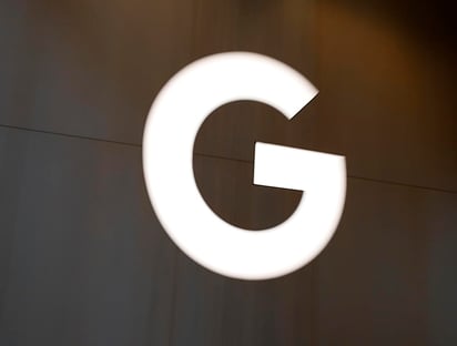 Una corte de Moscú sentenció el jueves a Google a pagar una multa de 3 millones de rublos (unos 41,000 dólares) por negarse a almacenar los datos personales de usuarios rusos en servidores en Rusia, una medida con la que el gobierno espera aumentar su control sobre la actividad online. (ARCHIVO) 