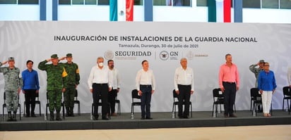 Frente al presidente Andrés Manuel López Obrador, el gobernador de Durango, José Rosas Aispuro Torres, se comprometió a dialogar con legisladores para que se apruebe la iniciativa que enviará el Ejecutivo federal para que la Guardia Nacional pase a formar parte de la Secretaría de la Defensa Nacional (Sedena). (ESPECIAL)