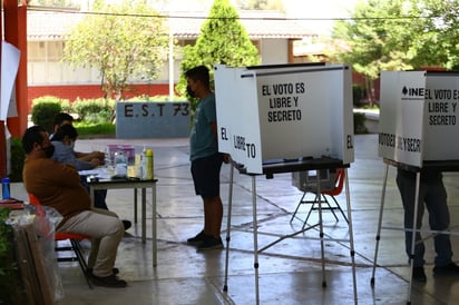 Para las 11:00 horas ya estaban instaladas prácticamente todas las 782 mesas receptoras aprobadas por el Consejo. (EL SIGLO DE TORREÓN)