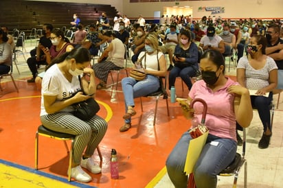 La Delegación de Programas para el Bienestar anunció la llegada las vacunas contra el COVID para los jóvenes de 18 a 29 años de edad. Están por confirmar el calendario y lugares de inmunización, informó la titular de la Brigada Correcaminos, Claudia Garza del Toro. (SERGIO A. RODRÍGUEZ)