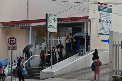 La Secretaría de Salud de México reportó este lunes 6,506 nuevos contagios confirmados de la COVID-19, para un total de 2,861,498 casos, además de 245 decesos, hasta alcanzar los 241,279, en plena tercera ola de la epidemia. (ARCHIVO)