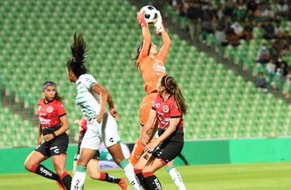 Las Guerreras de Santos Laguna Femenil y el Club Tijuana, firmaron un empate 0-0 la noche de este lunes en el Estadio Corona. (ARCHIVO) 