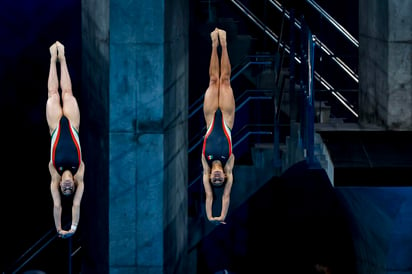 Las clavadistas mexicanas Gabriela Agúndez y Alejandra Orozco consiguieron su pase a la final individual de plataforma 10 metros en Tokio 2020. Con una destacada participación, Agúndez finalizó en el cuarto puesto con 337.30 unidades, lo que le valió para clasificar a la final, que se llevará a cabo este jueves, a las 01:00 horas (TCM). (EFE)