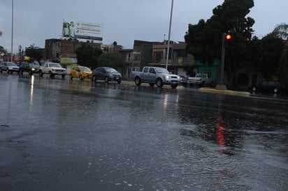 De acuerdo con la Conagua, el martes por la noche se registraron 0.4 milímetros de lluvia en el Observatorio Meteorológico. (EL SIGLO DE TORREÓN)