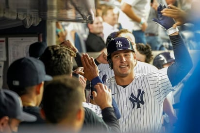 Anthony Rizzo, recién adquirido por los Yanquis, aportó otro jonrón, en tanto que DJ LeMahieu remolcó cuatro carreras, para que Nueva York aplastara por 10-3 a los Orioles de Baltimore.