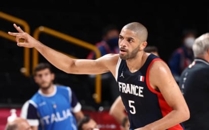 La selección francesa detuvo la marcha de la Eslovenia de Luka Doncic, derrotándola en semifinales del torneo olímpico de basquetbol varonil, en un ajustadísimo final determinado por un tapón de Nico Batum (90-89), y se medirá en la final de los Juegos Olímpicos de Tokio 2020 contra Estados Unidos. (ESPECIAL)
