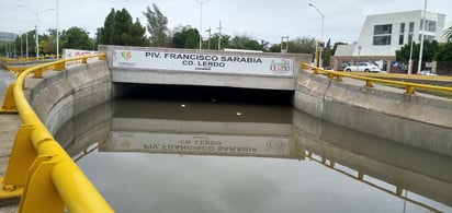 El Colegio de Ingenieros Mecánicos y Electricistas de La Laguna AC. Asegura que Inundaciones en el Paso Inferior Vehicular (PIV) Sarabia se deben a falta de mantenimiento y posible desconocimiento del sistema operativo por parte del personal del Sapal que ha tratado de componerlo. (DIANA GONZÁLEZ)