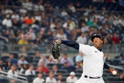 Previo al juego de este sábado ante los Marineros de Seattle, los Yanquis de Nueva York colocaron al cerrador cubano Aroldis Chapman en la lista de lesionados de 10 días, con efecto retroactivo al viernes, debido a inflamación en el codo de lanzar.
