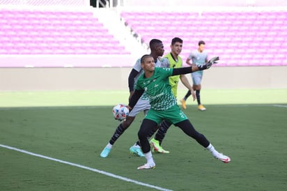 Los Guerreros tuvieron un entrenamiento ayer en el Exploria Stadium, casa del Orlando City. (CORTESÍA SANTOS)