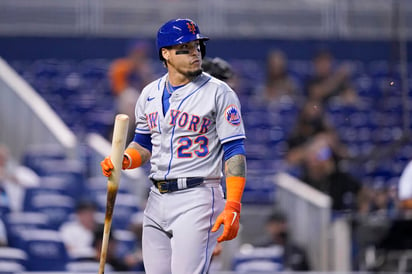  Los Mets de Nueva York colocaron al infielder Javier Báez en la lista de lesionados por 10 días, debido a una serie de calambres.