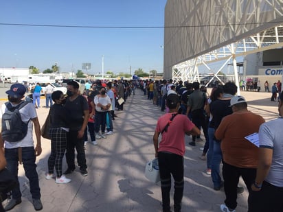 Lorenzo Blanco Lozano, director de Bienestar en la región 02 informó que en el módulo que se acondicionó en la ExpoFeria para la atención de los jóvenes de 18 a 29 años, se han aplicado cerca de 20 mil dosis antiCOVID en los primeros dos días.
(ARCHIVO)