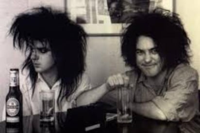 El músico Simon Gallup abandonó la agrupación The Cure, así lo dio a conocer él mismo a través de su página oficial de Facebook.