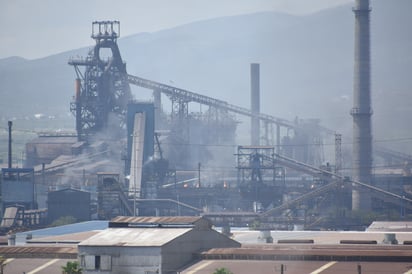 Los 400 obreros contratados laboran en las dos plantas de Altos Hornos en la ciudad de Monclova, Coahuila.