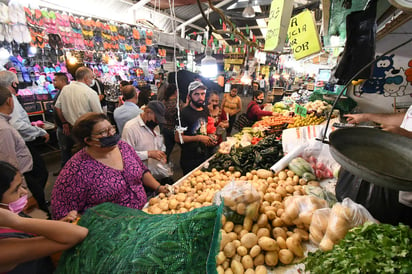 Si se compara la primera mitad de 2020 contra el mismo período del 2021 se encontró que los precios al consumidor subieron. (ARCHIVO)