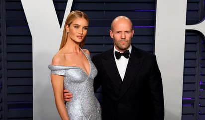 Rosie Huntington-Whiteley reveló que está embarazada y espera su segundo hijo con la estrella de cine, Jason Statham.  (ARCHIVO)   