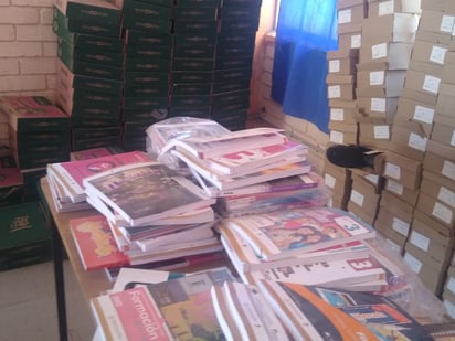 Desde hace al menos dos semanas se inició con la distribución de los libros de texto y útiles escolares. (EL SIGLO DE TORREÓN) 