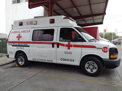 Los servicios de ambulancia para pacientes COVID continúan con un importante incremento al menos en Cruz Roja, donde en plena tercera ola de esta pandemia está atacando de la misma magnitud sin importar a que grupo de edad pertenezca. (ISABEL AMPUDIA)