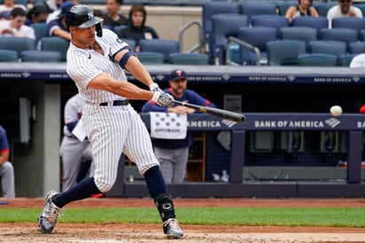 El bate de Giancarlo Stanton está 'que arde' y ha sido factor fundamental en el estupendo momento que están pasando los Yanquis de Nueva York. (AP)