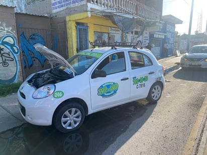 La unidad se impactó en la parte trasera de un automóvil Nissan March, color blanco, modelo 2012, de la base de taxis “2020”, mismo que era tripulado por Manuel de 52 años de edad.
(EL SIGLO DE TORREÓN)