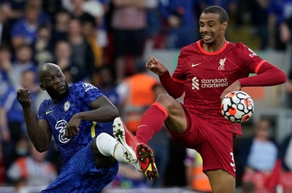 El Chelsea hizo un ejercicio de supervivencia en Anfield, donde evitó la derrota ante el Liverpool (1-1) y logró un punto a pesar de jugar toda la segunda parte con un hombre menos por la expulsión de Reece James.