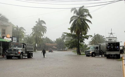 El huracán 'Nora' se degradó este domingo a tormenta tropical en la costa del estado de Sinaloa. (EFE)