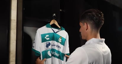 Santiago Muñoz asegura que sin el Club Santos no seguiría logrando su sueño en el futbol. (ESPECIAL)