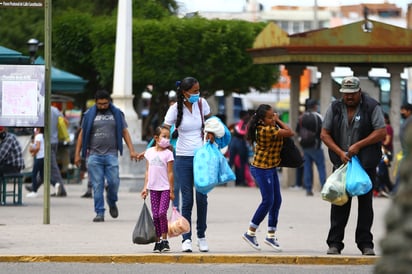 De acuerdo con el secretario de Salud en Durango, en México no hay estudios científicos para vacunar a menores de edad. (ARCHIVO) 