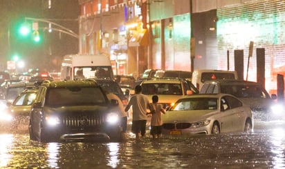 Las tormentas forman parte de los remanentes del huracán 'Ida' que, ya degradado a tormenta, ha atravesado la parte este del país desde que entró por el estado de Misisipi y Luisiana, donde causó graves inundaciones y al menos seis muertos.
(EFE)